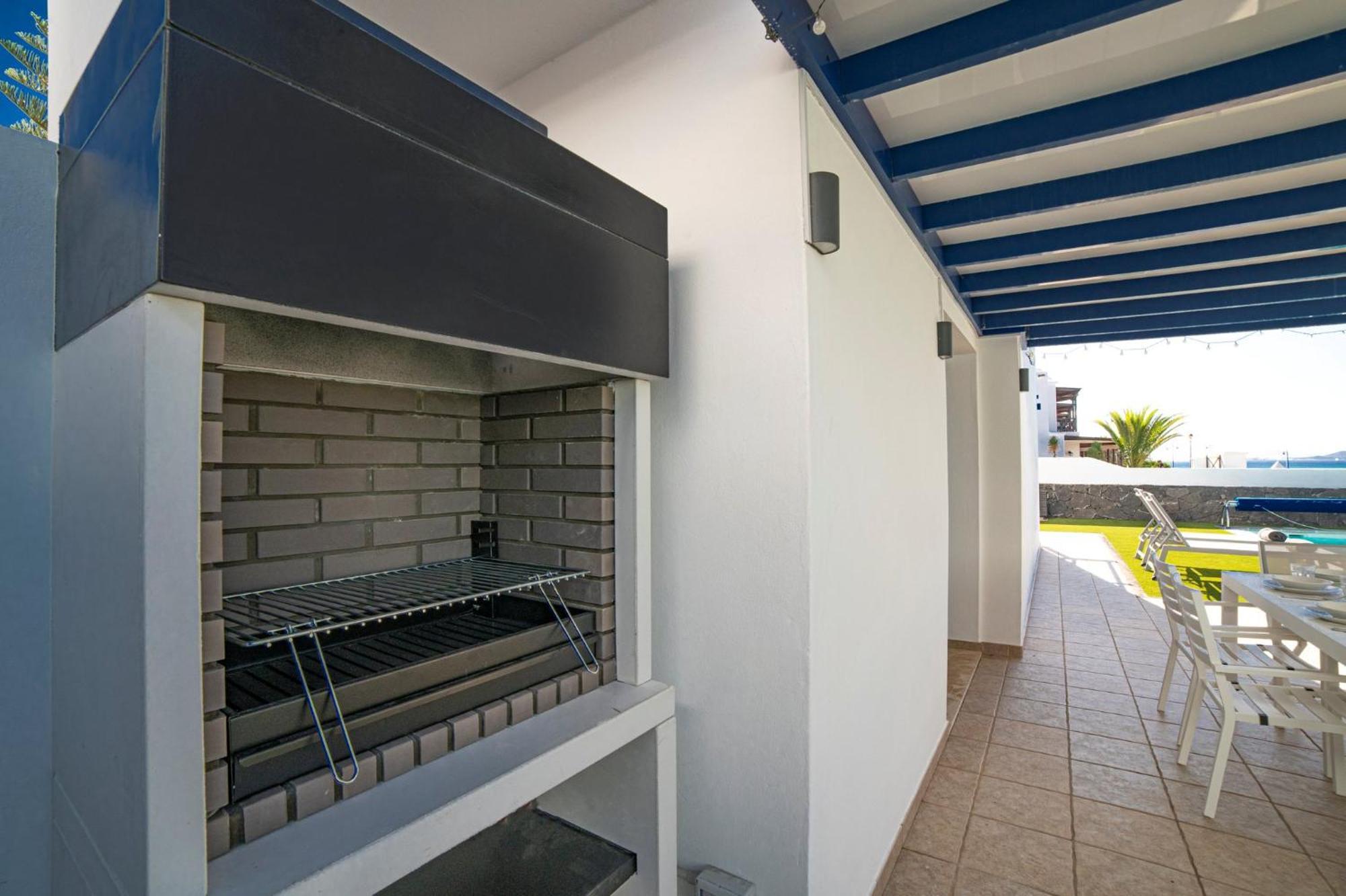 Villa Galway Bay: Detached Lanzarote Villa with Stunning Views Playa Blanca  Exterior photo